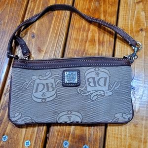 dooney and bourke wristlet